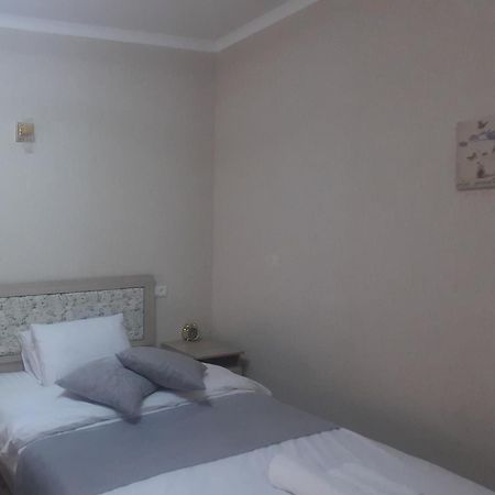 Хотел Хесон Khujand Habitación foto