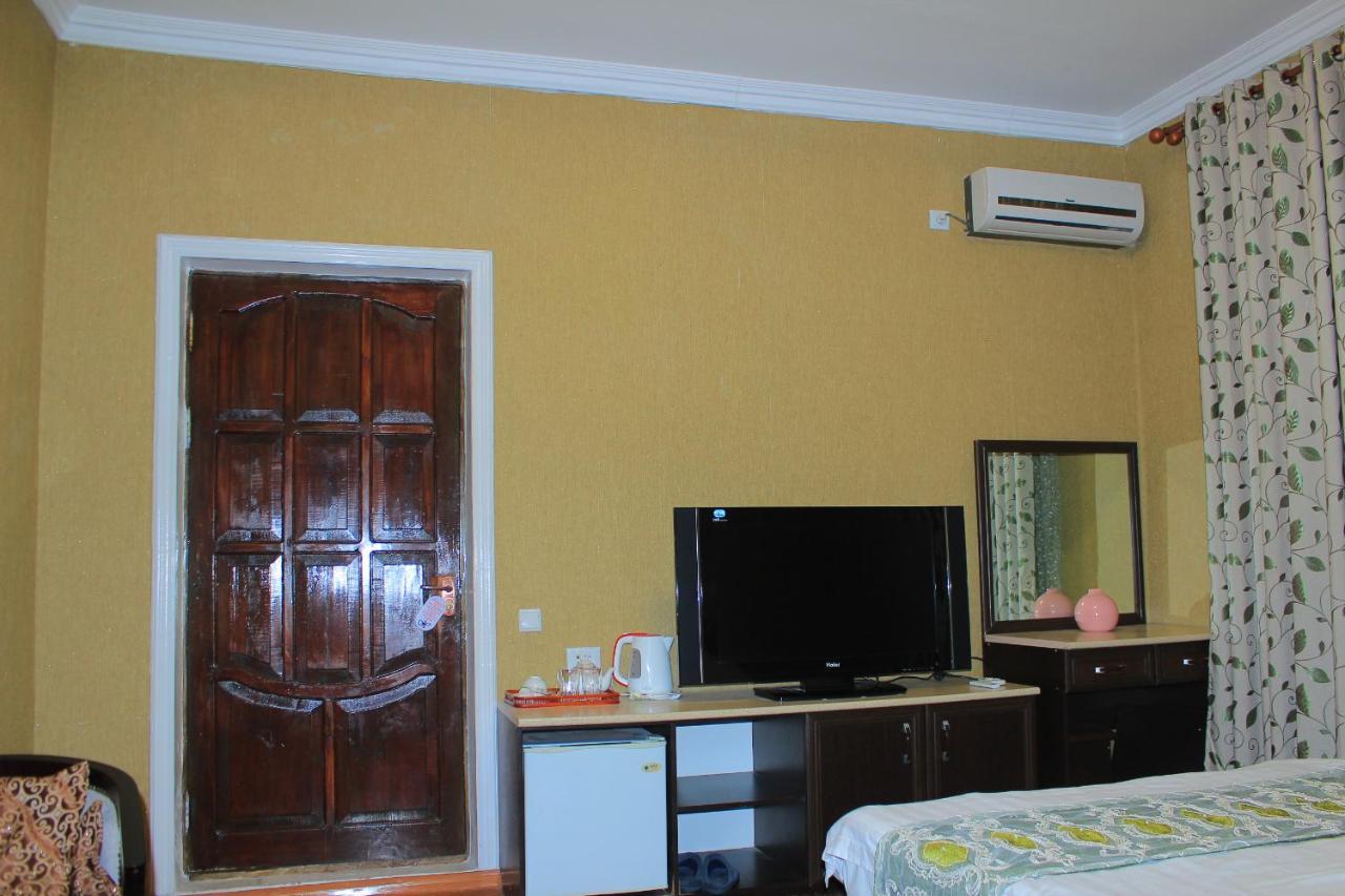 Хотел Хесон Khujand Habitación foto