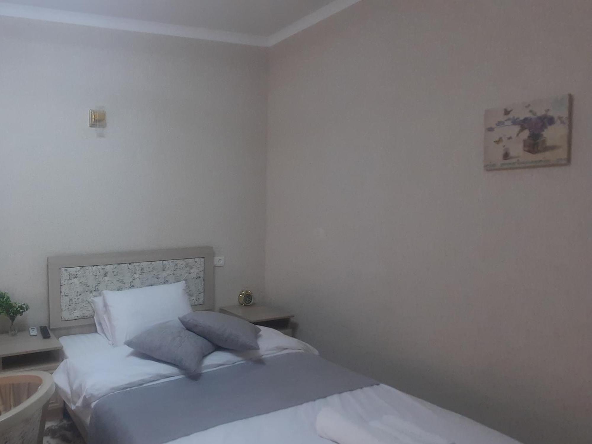Хотел Хесон Khujand Habitación foto