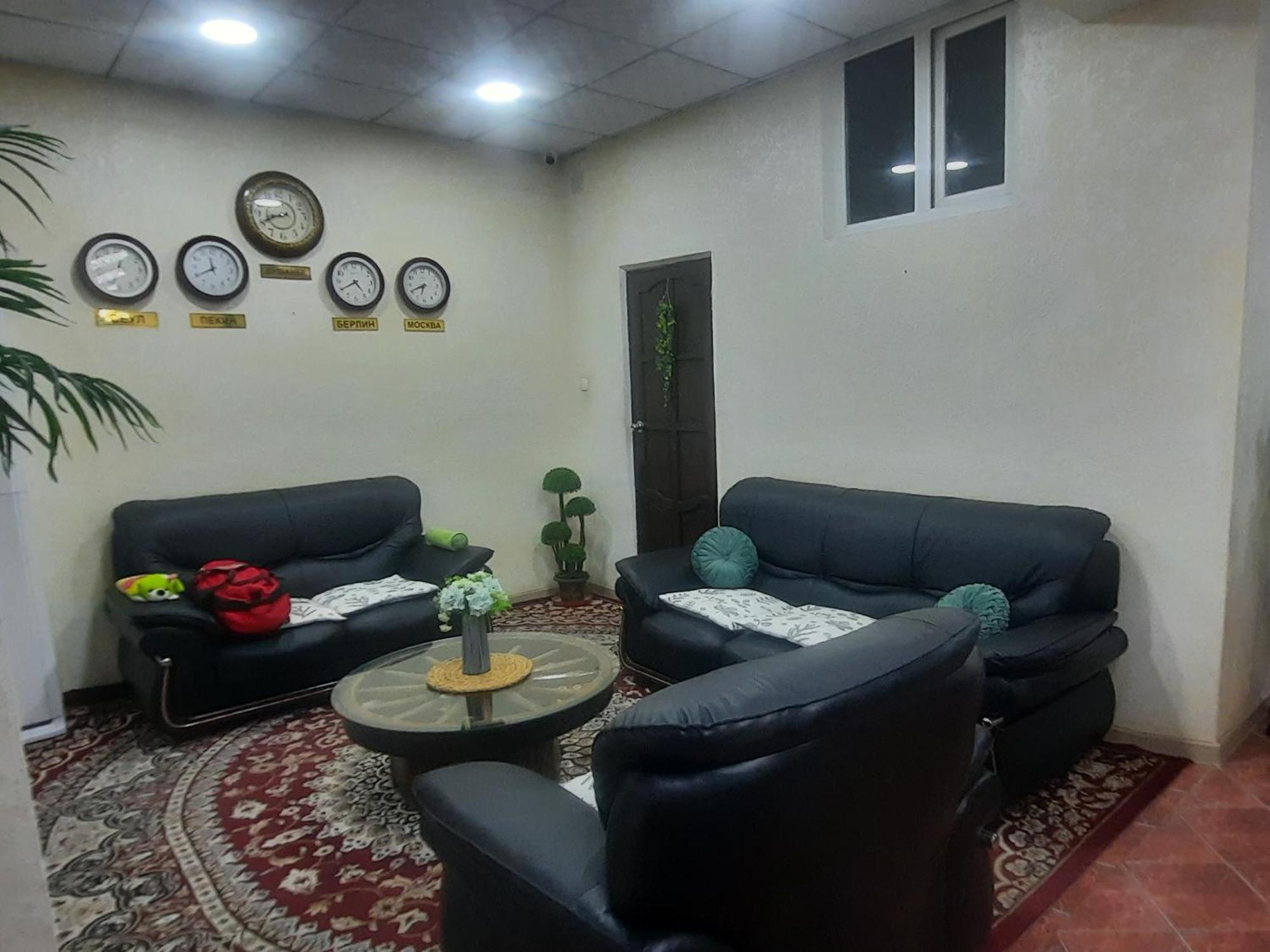 Хотел Хесон Khujand Habitación foto